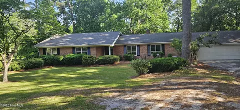 204 Edgewood Ave, Clinton, NC 28328