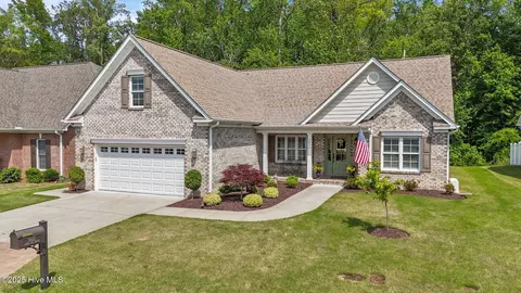 3821 Alma Lee Dr, Winterville, NC 28590