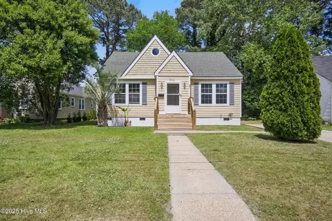 902 Hunnicutt Ave, Elizabeth City, NC 27909