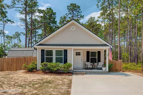 72 S Shelby Rd, Southport, NC 28461