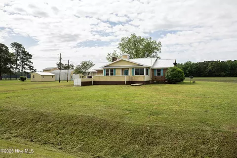 993 Lake Rd, Willard, NC 28478