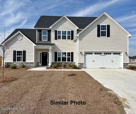 625 Blue Falcon Ct, Jacksonville, NC 28546