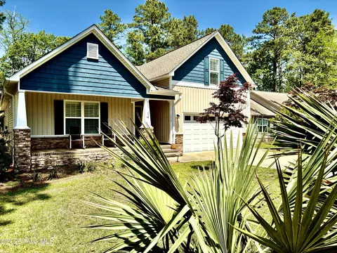 1005 Barkentine Dr, New Bern, NC 28560