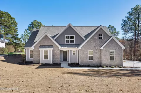 150 Banbridge Dr, West End, NC 27376