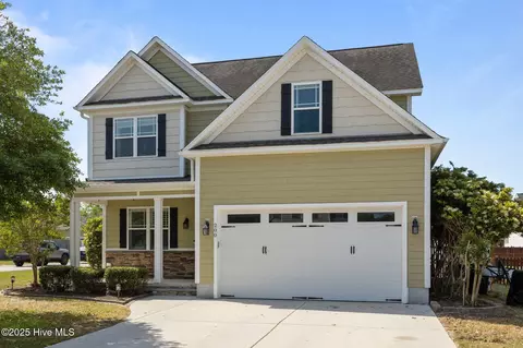 200 Abaco Dr W, Cedar Point, NC 28584