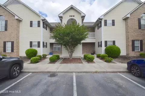 2916 Mulberry Ln #E, Greenville, NC 27858