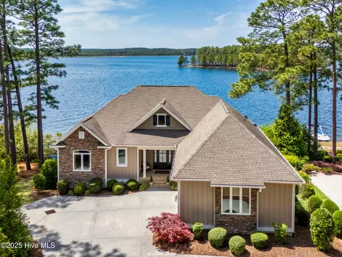133 Baker Cir, West End, NC 27376