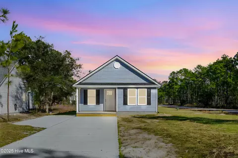 1191 Pierce Rd, Southport, NC 28461
