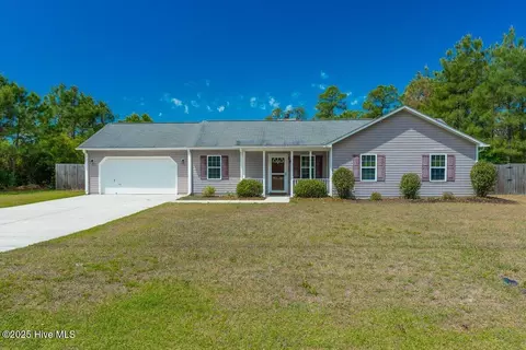 189 Queens Haven Rd, Hubert, NC 28539