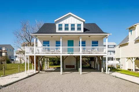 107 Seagull Dr, Holden Beach, NC 28462