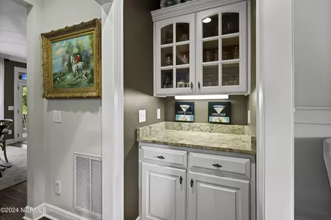 Entry Way - 390 Whitebridge Rd, Hampstead, NC 28443 photo 2 of 5