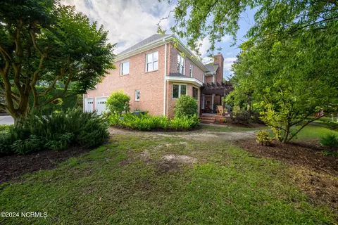 Exterior - 390 Whitebridge Rd, Hampstead, NC 28443 photo 22 of 24