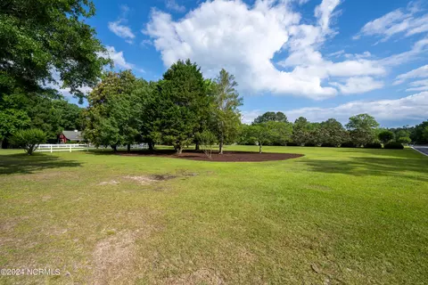 Exterior - 390 Whitebridge Rd, Hampstead, NC 28443 photo 3 of 24