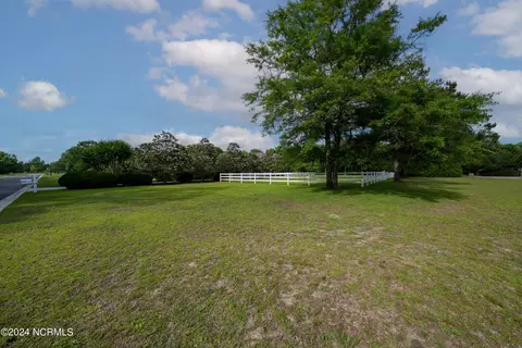 Exterior - 390 Whitebridge Rd, Hampstead, NC 28443 photo 1 of 24