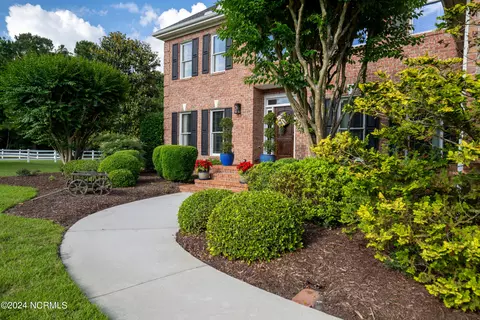 Exterior - 390 Whitebridge Rd, Hampstead, NC 28443 photo 5 of 24