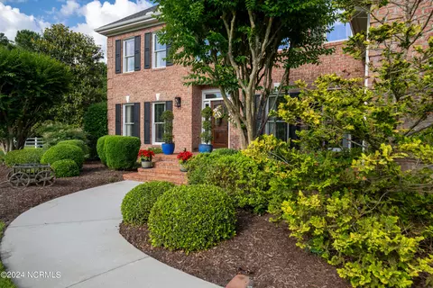 Exterior - 390 Whitebridge Rd, Hampstead, NC 28443 photo 6 of 24