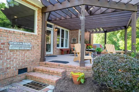 Exterior - 390 Whitebridge Rd, Hampstead, NC 28443 photo 15 of 24