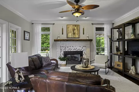 Living - 390 Whitebridge Rd, Hampstead, NC 28443 photo 1 of 2
