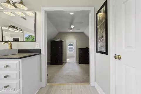 Entry Way - 390 Whitebridge Rd, Hampstead, NC 28443 photo 4 of 5