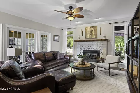 Living - 390 Whitebridge Rd, Hampstead, NC 28443 photo 2 of 2