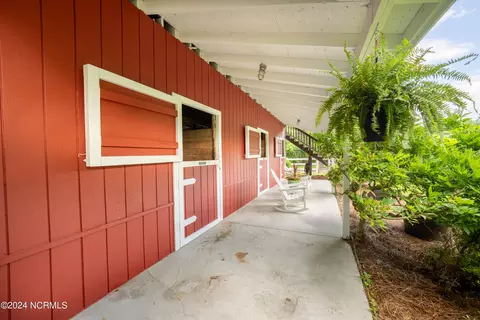 Exterior - 390 Whitebridge Rd, Hampstead, NC 28443 photo 19 of 24