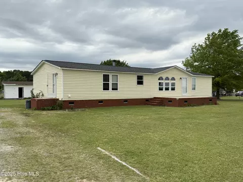 1071 Red Hill Rd, Mount Olive, NC 28365