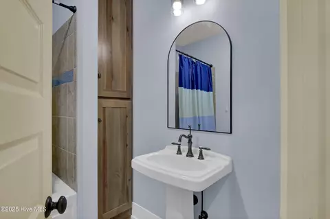 Bath - 907 Grandview Dr, Hampstead, NC 28443 photo 7 of 7