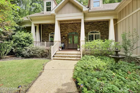 Exterior - 907 Grandview Dr, Hampstead, NC 28443 photo 4 of 14