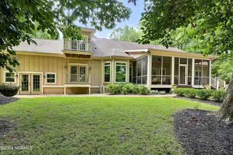 Exterior - 907 Grandview Dr, Hampstead, NC 28443 photo 9 of 14