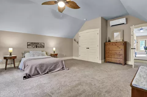 Bedroom - 907 Grandview Dr, Hampstead, NC 28443 photo 4 of 14