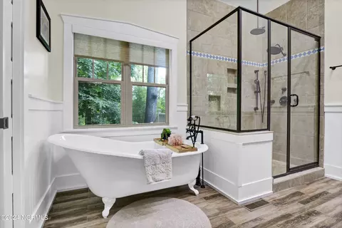 Bath - 907 Grandview Dr, Hampstead, NC 28443 photo 4 of 7