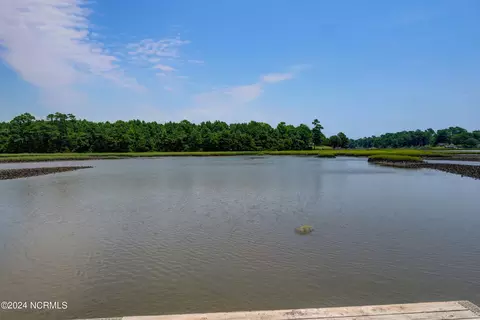View/Area - 907 Grandview Dr, Hampstead, NC 28443 photo 4 of 9