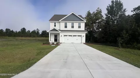 105 Dole Ct, Richlands, NC 28574