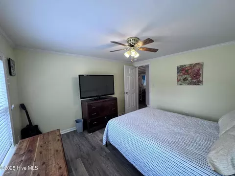 Bedroom - 105 Sunset Ct, Hampstead, NC 28443 photo 6 of 6