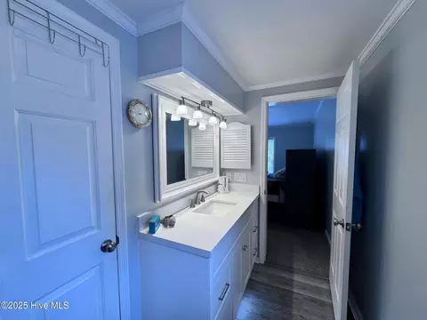Bath - 105 Sunset Ct, Hampstead, NC 28443 photo 1 of 3