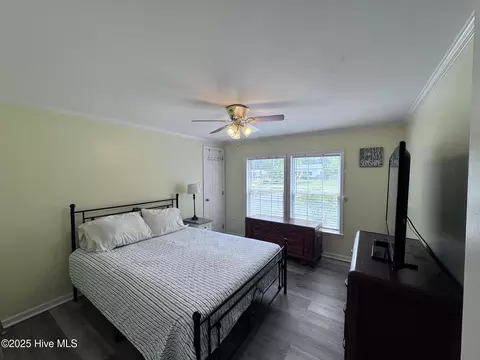 Bedroom - 105 Sunset Ct, Hampstead, NC 28443 photo 4 of 6
