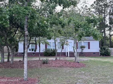 105 Sunset Ct, Hampstead, NC 28443