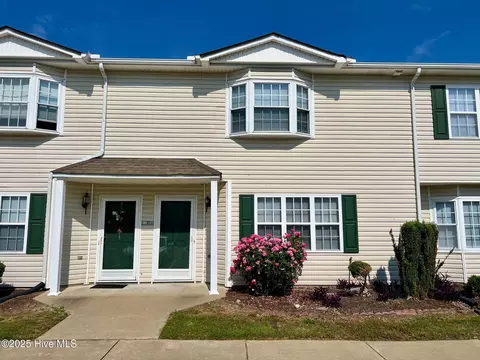 2345 Vineyard Dr #E6, Winterville, NC 28590