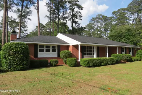 5118 Pinetree Ln, Trent Woods, NC 28562