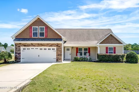 19 Darel St, Rocky Point, NC 28457