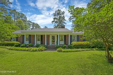200 York Rd, Greenville, NC 27858