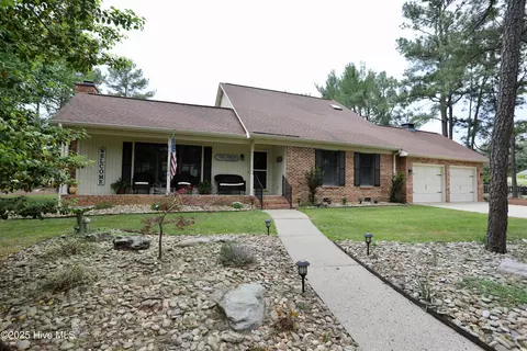 17 Cardinal Dr, Foxfire Village, NC 27281