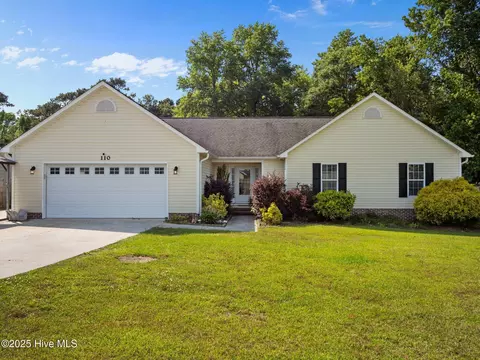 110 Blue Haven Dr, Hubert, NC 28539