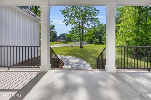 Exterior - 140 E Ag Dr, New Bern, NC 28562 photo 6 of 10