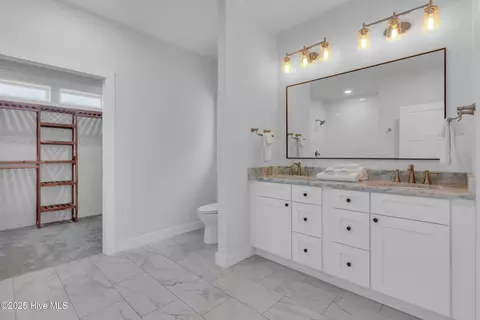 Bath - 140 E Ag Dr, New Bern, NC 28562 photo 2 of 4