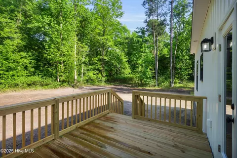 Exterior - 140 E Ag Dr, New Bern, NC 28562 photo 5 of 10