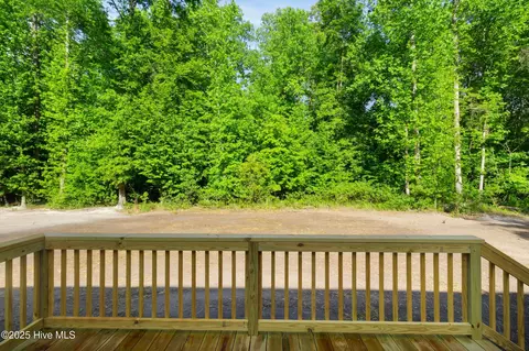 Exterior - 140 E Ag Dr, New Bern, NC 28562 photo 4 of 10