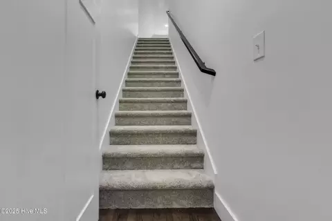 Entry Way - 140 E Ag Dr, New Bern, NC 28562 photo 3 of 5