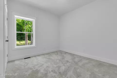 Bedroom - 140 E Ag Dr, New Bern, NC 28562 photo 5 of 6