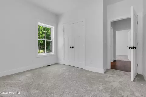 Bedroom - 140 E Ag Dr, New Bern, NC 28562 photo 4 of 6